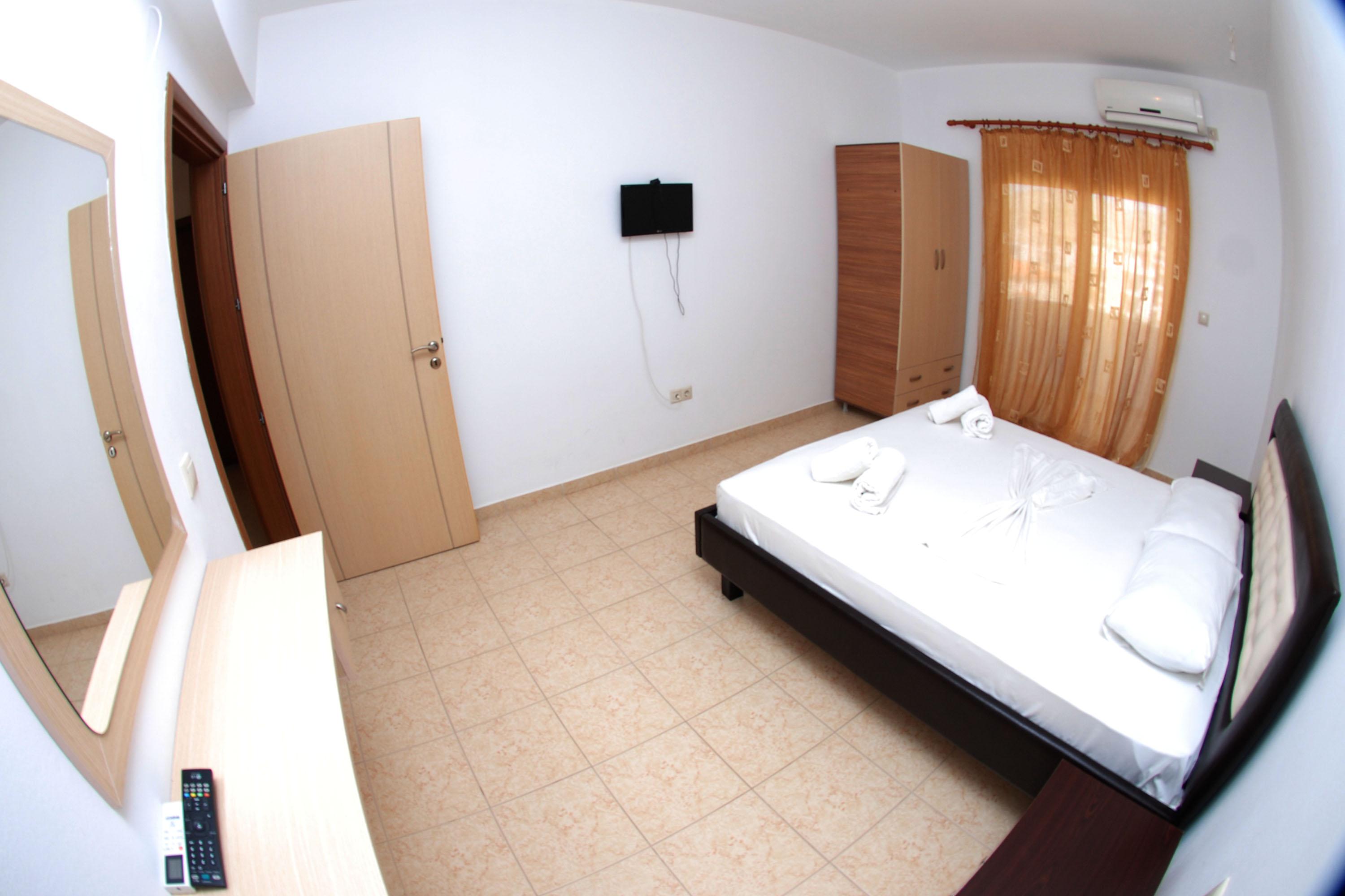 Apartment & Eleanna Sarande